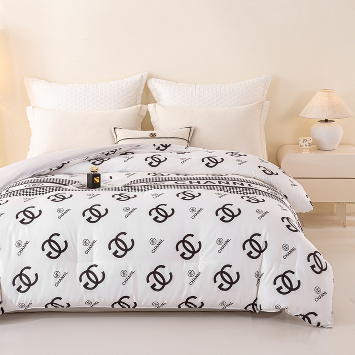 91家纺网 家纺一手货源 找家纺 好老表被业 2025新款印花云朵棉冬被四季被被子被芯 轻奢白