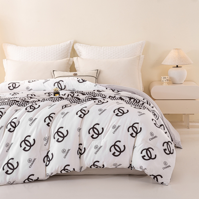 91家纺网 家纺一手货源 找家纺 好老表被业 2025新款印花云朵棉冬被四季被被子被芯 轻奢白