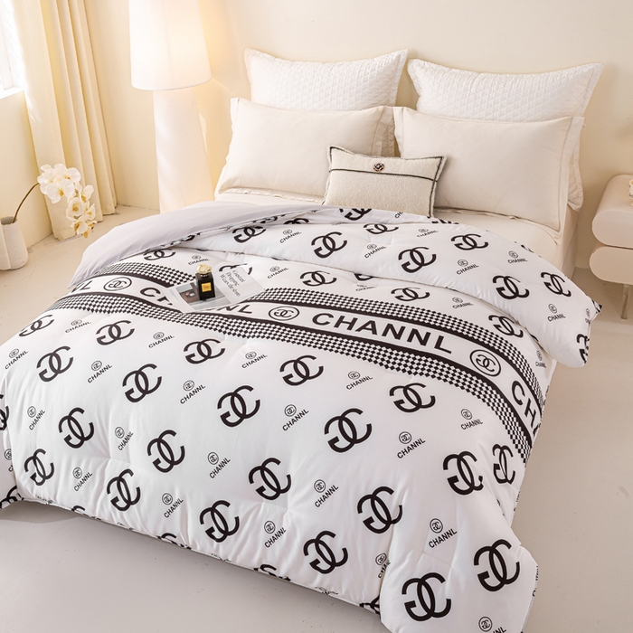 91家纺网 家纺一手货源 找家纺 好老表被业 2025新款印花云朵棉冬被四季被被子被芯 轻奢白