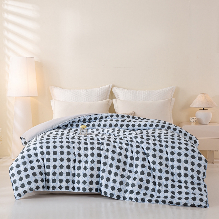 91家纺网 家纺一手货源 找家纺 好老表被业 2025新款印花云朵棉冬被四季被被子被芯 四叶星韵