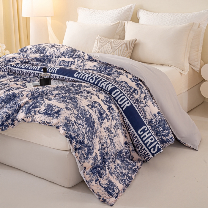 91家纺网 家纺一手货源 找家纺 好老表被业 2025新款印花云朵棉冬被四季被被子被芯 墨蓝丛林