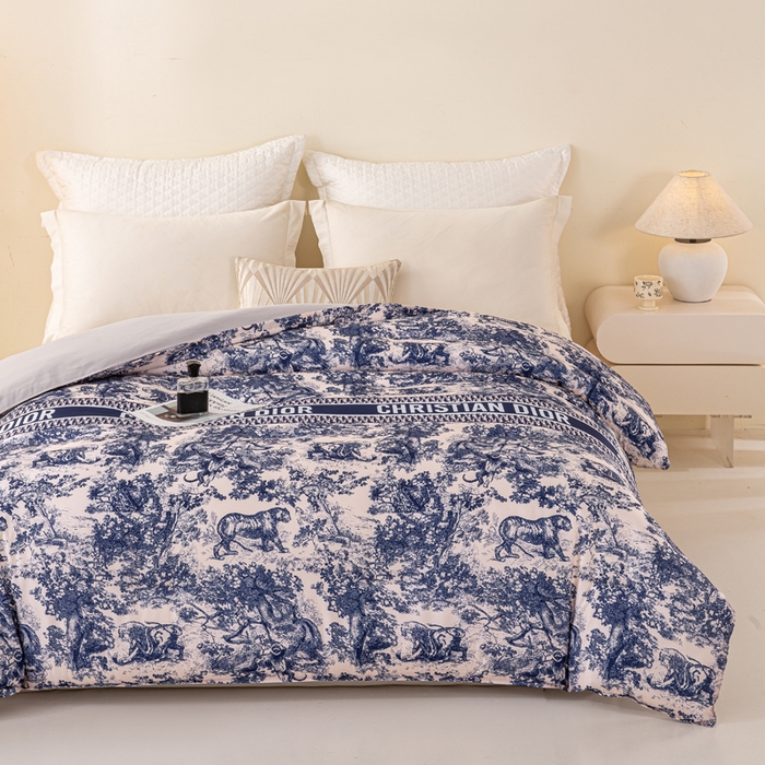 91家纺网 家纺一手货源 找家纺 好老表被业 2025新款印花云朵棉冬被四季被被子被芯 墨蓝丛林