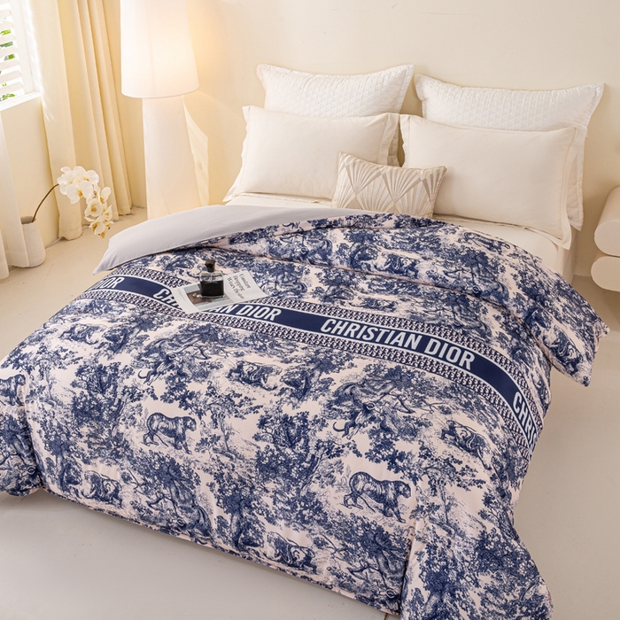 91家纺网 家纺一手货源 找家纺 好老表被业 2025新款印花云朵棉冬被四季被被子被芯 墨蓝丛林