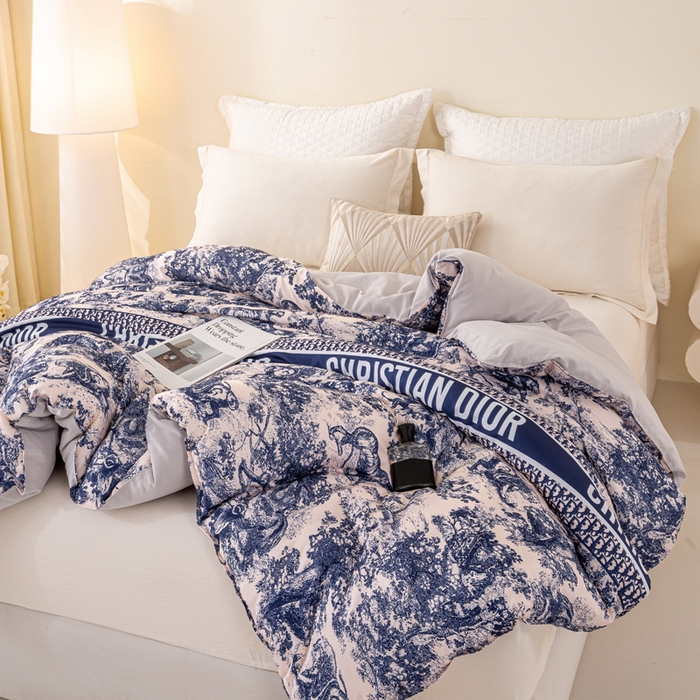 91家纺网 家纺一手货源 找家纺 好老表被业 2025新款印花云朵棉冬被四季被被子被芯 墨蓝丛林