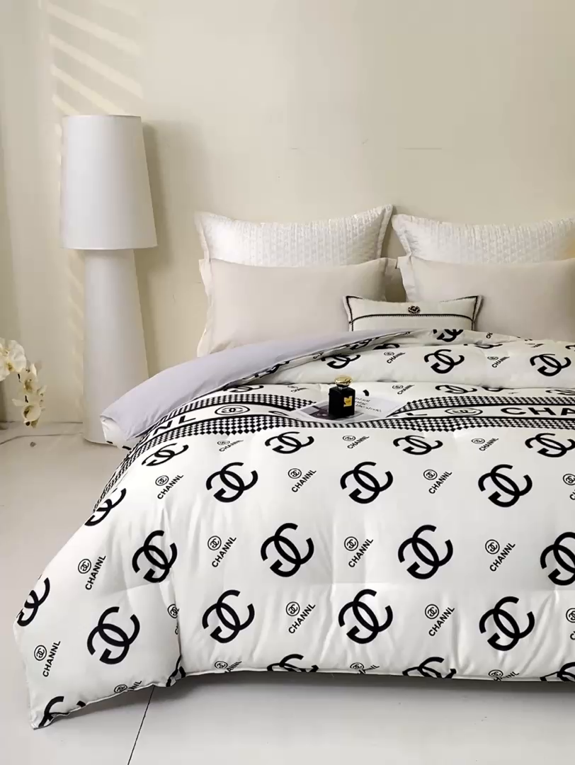 91家纺网 家纺一手货源 找家纺 好老表被业 2025新款印花云朵棉冬被四季被被子被芯 轻奢白