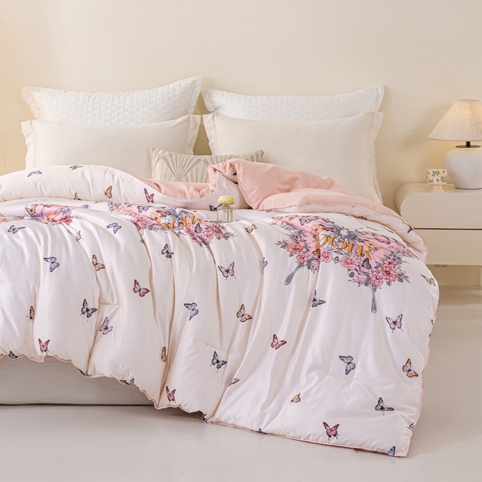 91家纺网 家纺一手货源 找家纺 好老表被业 2025新款印花云朵棉冬被四季被被子被芯 暖彩蝶居