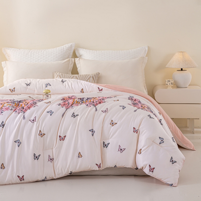 91家纺网 家纺一手货源 找家纺 好老表被业 2025新款印花云朵棉冬被四季被被子被芯 暖彩蝶居