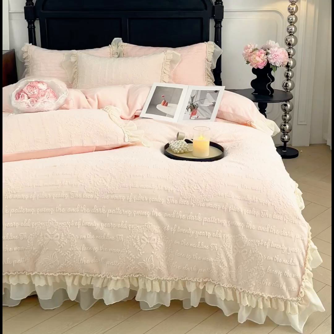 91家纺网 家纺一手货源 找家纺 （总）胜权家纺 2025秋冬新款A类全消光高克重5D雕花牛奶绒夹棉床盖单品系列