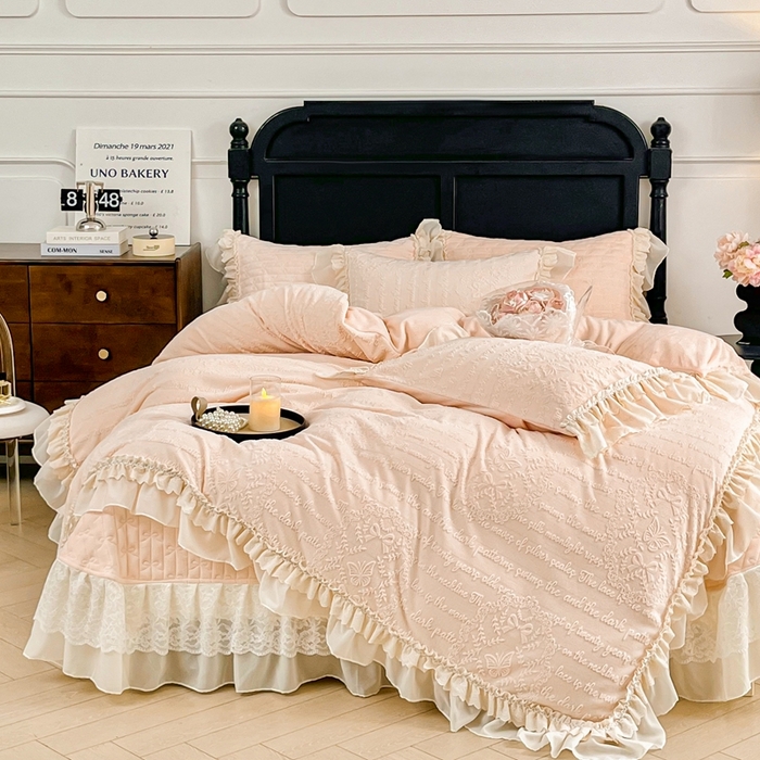 91家纺网 家纺一手货源 找家纺 （总）胜权家纺 2025秋冬新款A类全消光高克重5D雕花牛奶绒夹棉床盖单品系列