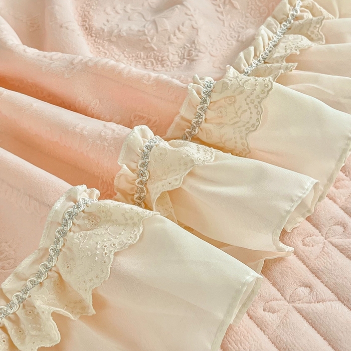 91家纺网 家纺一手货源 找家纺 胜权家纺 2025秋冬新款A类全消光高克重5D雕花牛奶绒夹棉床盖单品系列 奥威亚-粉