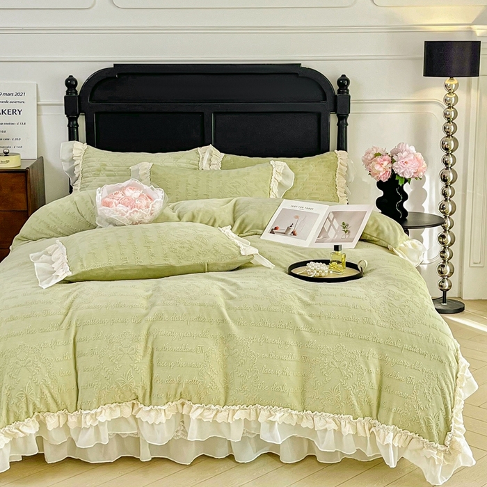 91家纺网 家纺一手货源 找家纺 胜权家纺 2025秋冬新款A类全消光高克重5D雕花牛奶绒夹棉床盖单品系列 奥威亚-绿