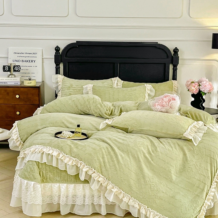 91家纺网 家纺一手货源 找家纺 胜权家纺 2025秋冬新款A类全消光高克重5D雕花牛奶绒夹棉床盖单品系列 奥威亚-绿