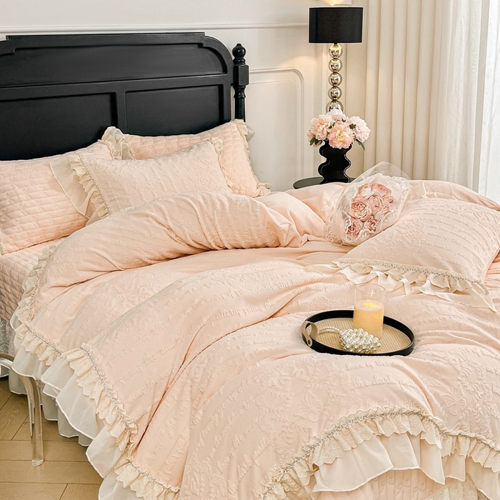 91家纺网 家纺一手货源 找家纺 （总）胜权家纺 2025秋冬新款A类全消光高克重5D雕花牛奶绒夹棉床盖四件套系列