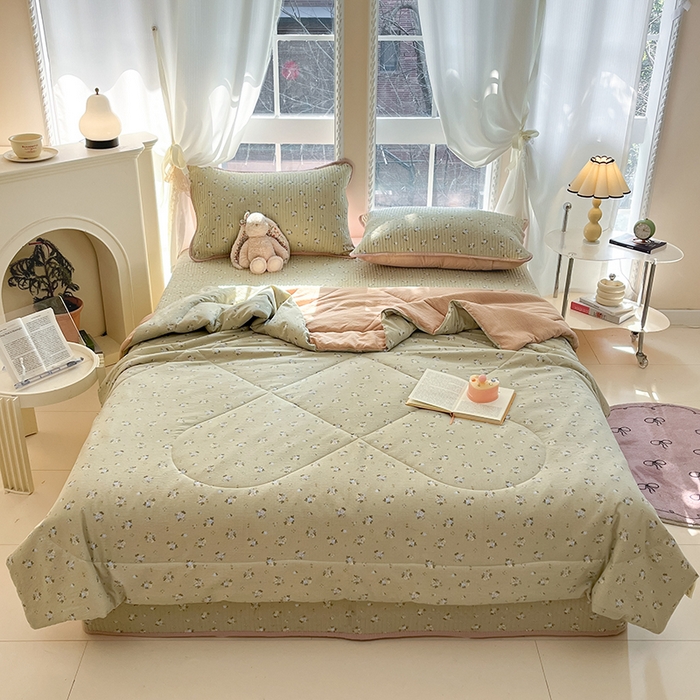 91家纺网 家纺一手货源 找家纺 澜妃 2025春夏新款云感双层纱夏被夏凉被空调被四件套 茶野