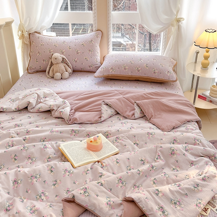 91家纺网 家纺一手货源 找家纺 澜妃 2025春夏新款云感双层纱夏被夏凉被空调被四件套 初暖