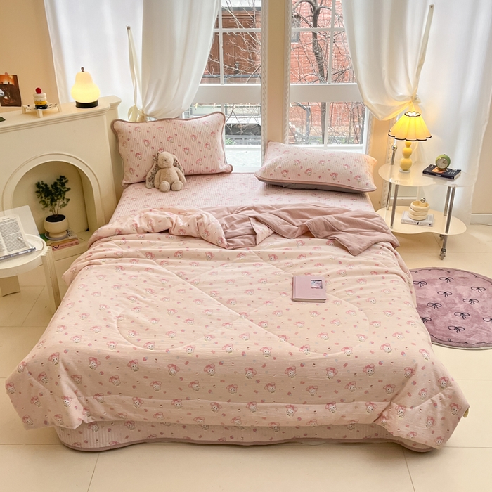 91家纺网 家纺一手货源 找家纺 澜妃 2025春夏新款云感双层纱夏被夏凉被空调被四件套 甜心兔