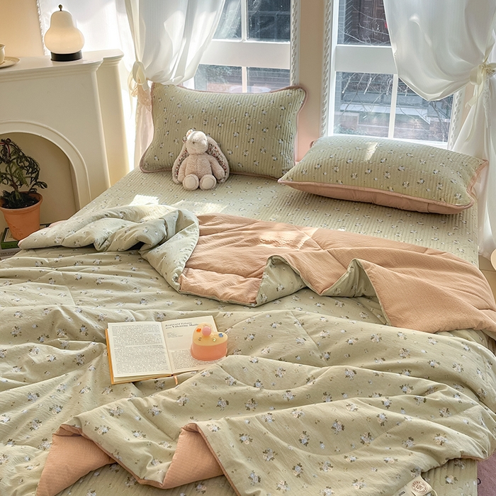 91家纺网 家纺一手货源 找家纺 澜妃 2025春夏新款云感双层纱夏被夏凉被空调被四件套 茶野