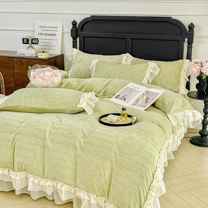 91家纺网 家纺一手货源 找家纺 胜权家纺 2025秋冬新款A类全消光高克重5D雕花牛奶绒夹棉床盖四件套系列 奥威亚-绿