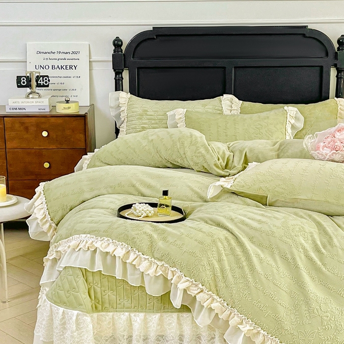 91家纺网 家纺一手货源 找家纺 胜权家纺 2025秋冬新款A类全消光高克重5D雕花牛奶绒夹棉床盖四件套系列 奥威亚-绿