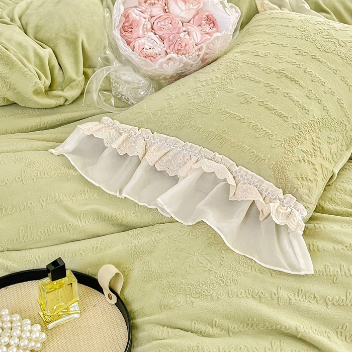 91家纺网 家纺一手货源 找家纺 胜权家纺 2025秋冬新款A类全消光高克重5D雕花牛奶绒夹棉床盖四件套系列 奥威亚-绿