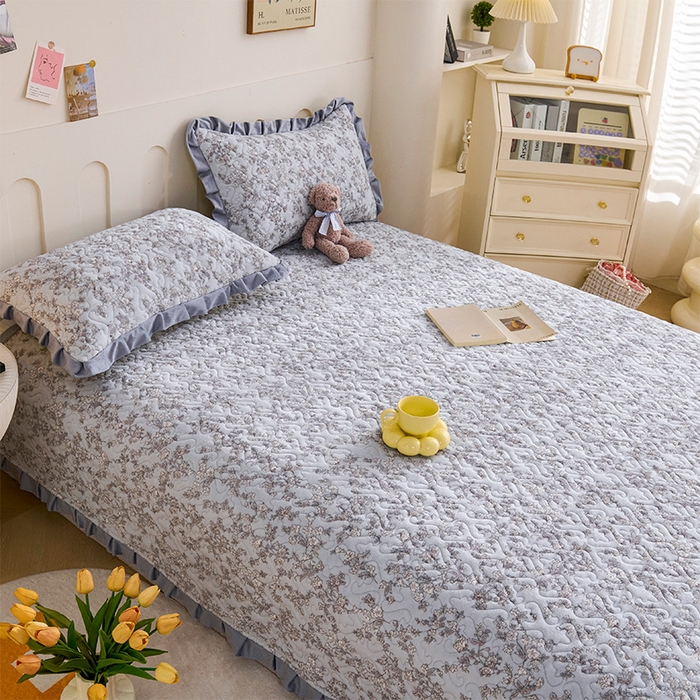 91家纺网 家纺一手货源 找家纺 （总）源舍家纺 2025新款牛奶绒夹棉床盖毯花边床单款