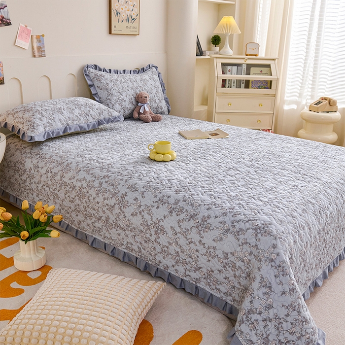 91家纺网 家纺一手货源 找家纺 （总）源舍家纺 2025新款牛奶绒夹棉床盖毯花边床单款