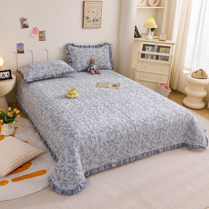 91家纺网 家纺一手货源 找家纺 （总）源舍家纺 2025新款牛奶绒夹棉床盖毯花边床单款