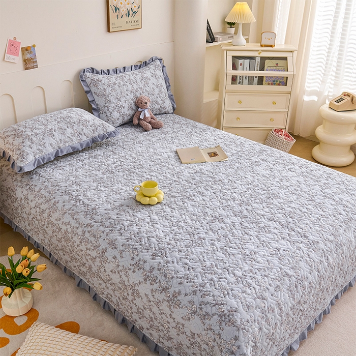 91家纺网 家纺一手货源 找家纺 （总）源舍家纺 2025新款牛奶绒夹棉床盖毯花边床单款