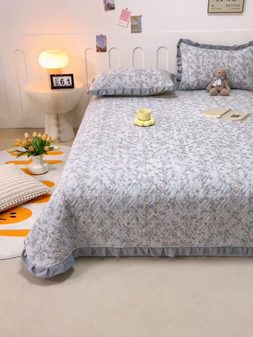 91家纺网 家纺一手货源 找家纺 （总）源舍家纺 2025新款牛奶绒夹棉床盖毯花边床单款