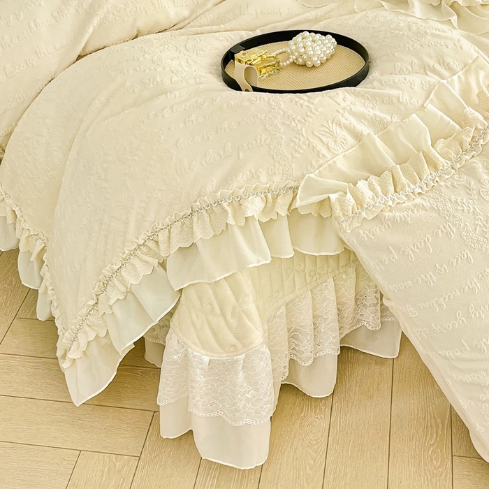 91家纺网 家纺一手货源 找家纺 胜权家纺 2025秋冬新款A类全消光高克重5D雕花牛奶绒夹棉床盖四件套系列 奥威亚-米