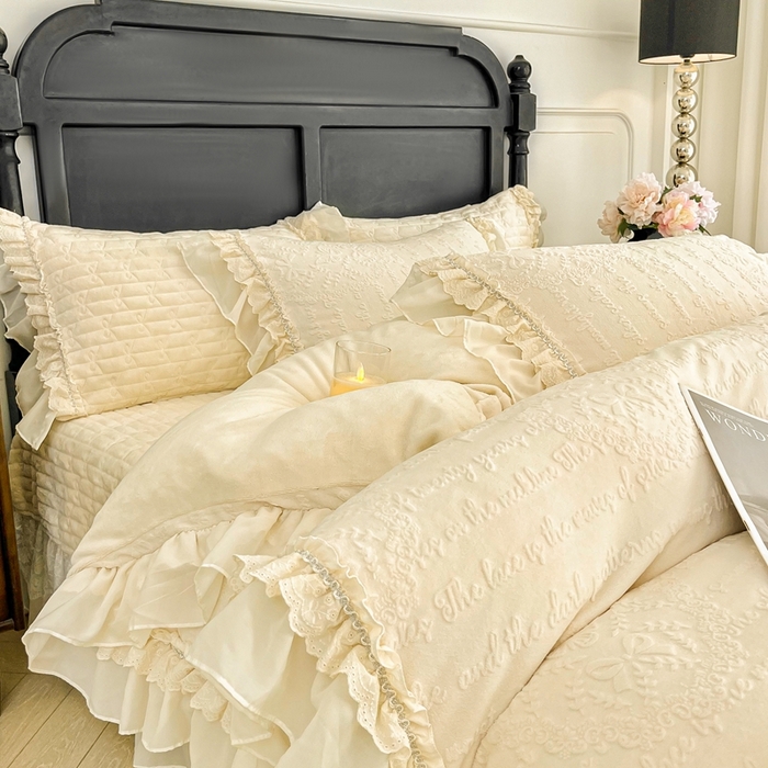 91家纺网 家纺一手货源 找家纺 胜权家纺 2025秋冬新款A类全消光高克重5D雕花牛奶绒夹棉床盖四件套系列 奥威亚-米