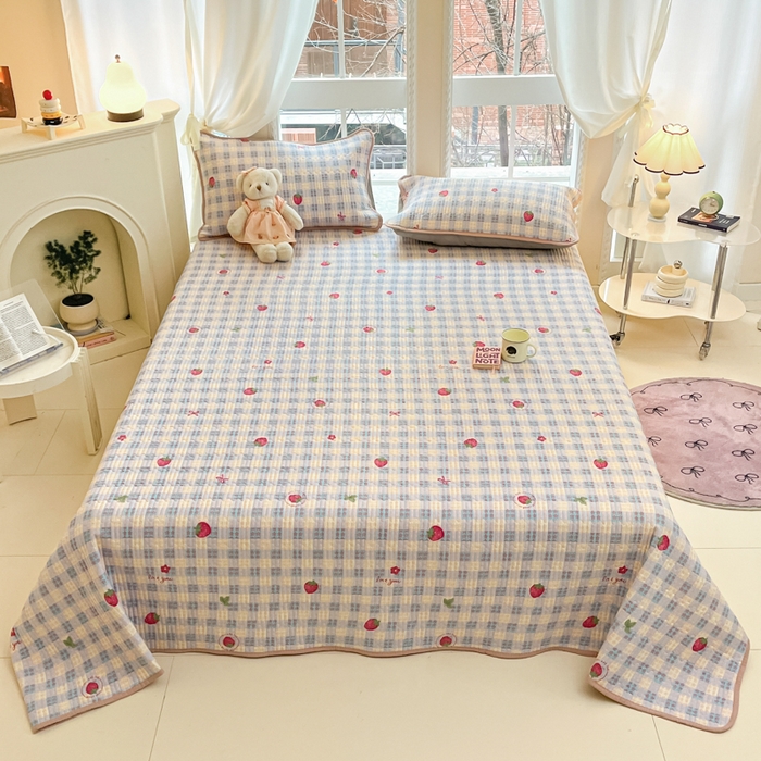 91家纺网 家纺一手货源 找家纺 澜妃 2025春夏新款云感双层纱夏被夏凉被空调被四件套 草莓格