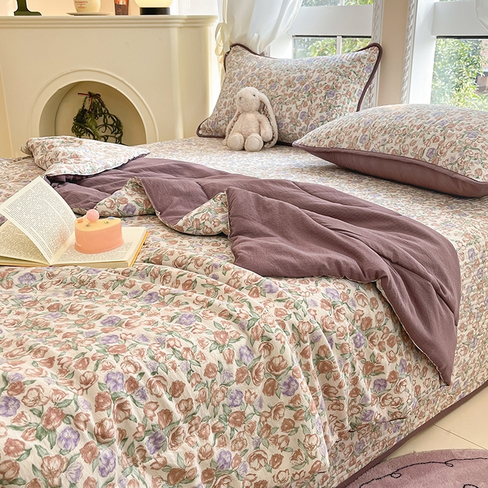 91家纺网 家纺一手货源 找家纺 澜妃 2025春夏新款云感双层纱夏被夏凉被空调被四件套 满园春紫