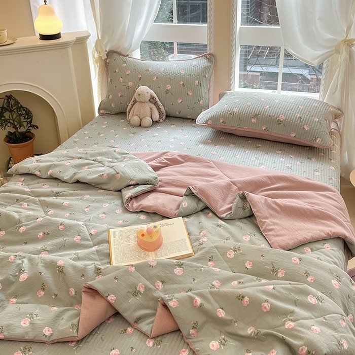 91家纺网 家纺一手货源 找家纺 澜妃 2025春夏新款云感双层纱夏被夏凉被空调被四件套 花满春