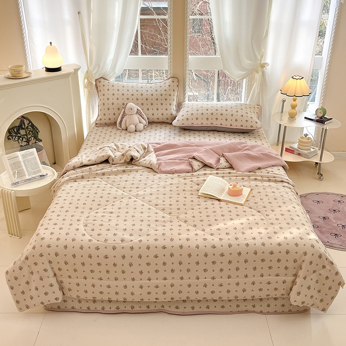 91家纺网 家纺一手货源 找家纺 澜妃 2025春夏新款云感双层纱夏被夏凉被空调被四件套 春芽