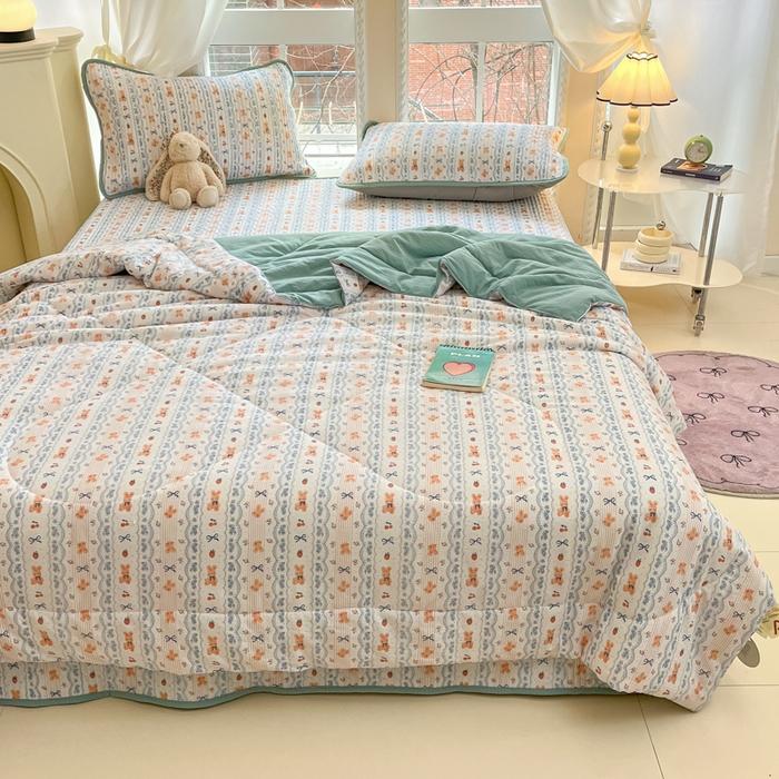 91家纺网 家纺一手货源 找家纺 澜妃 2025春夏新款云感双层纱夏被夏凉被空调被四件套 蝴蝶结熊