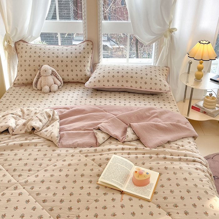 91家纺网 家纺一手货源 找家纺 澜妃 2025春夏新款云感双层纱夏被夏凉被空调被四件套 春芽