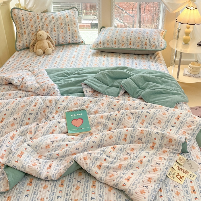 91家纺网 家纺一手货源 找家纺 澜妃 2025春夏新款云感双层纱夏被夏凉被空调被四件套 蝴蝶结熊