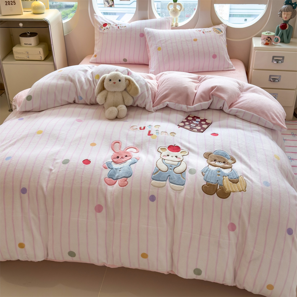 91家纺网 家纺一手货源 找家纺 （总）五月家纺 2025新款A类半消光牛奶绒贴布绒四件套