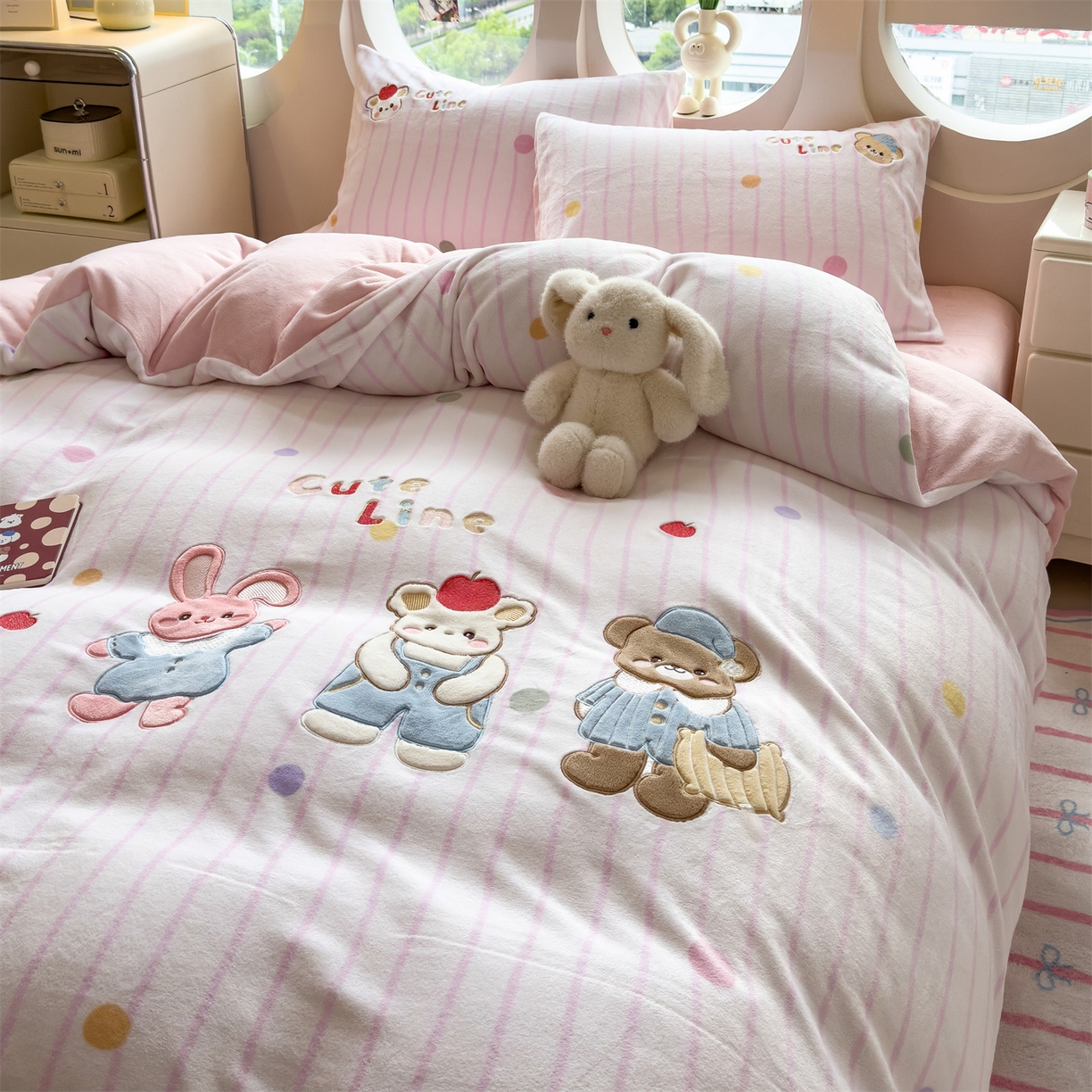 91家纺网 家纺一手货源 找家纺 （总）五月家纺 2025新款A类半消光牛奶绒贴布绒四件套