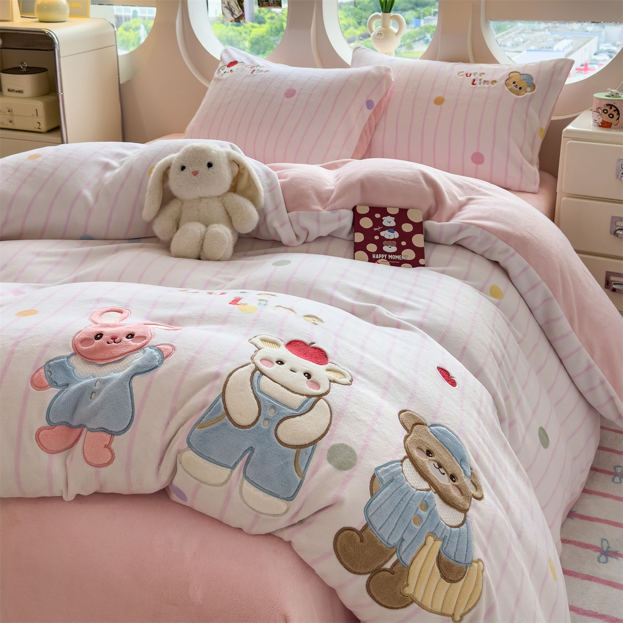 91家纺网 家纺一手货源 找家纺 （总）五月家纺 2025新款A类半消光牛奶绒贴布绒四件套