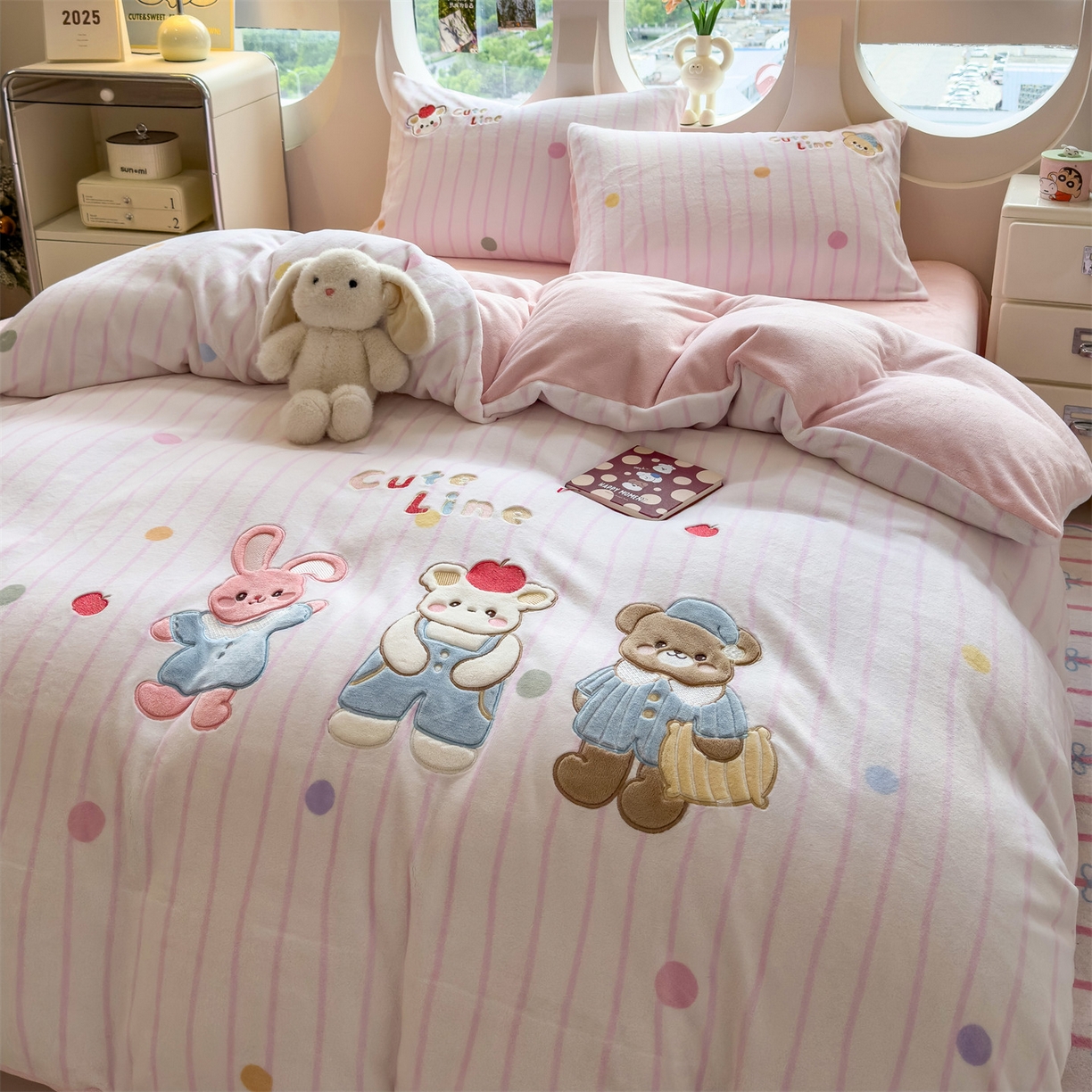 91家纺网 家纺一手货源 找家纺 （总）五月家纺 2025新款A类半消光牛奶绒贴布绒四件套