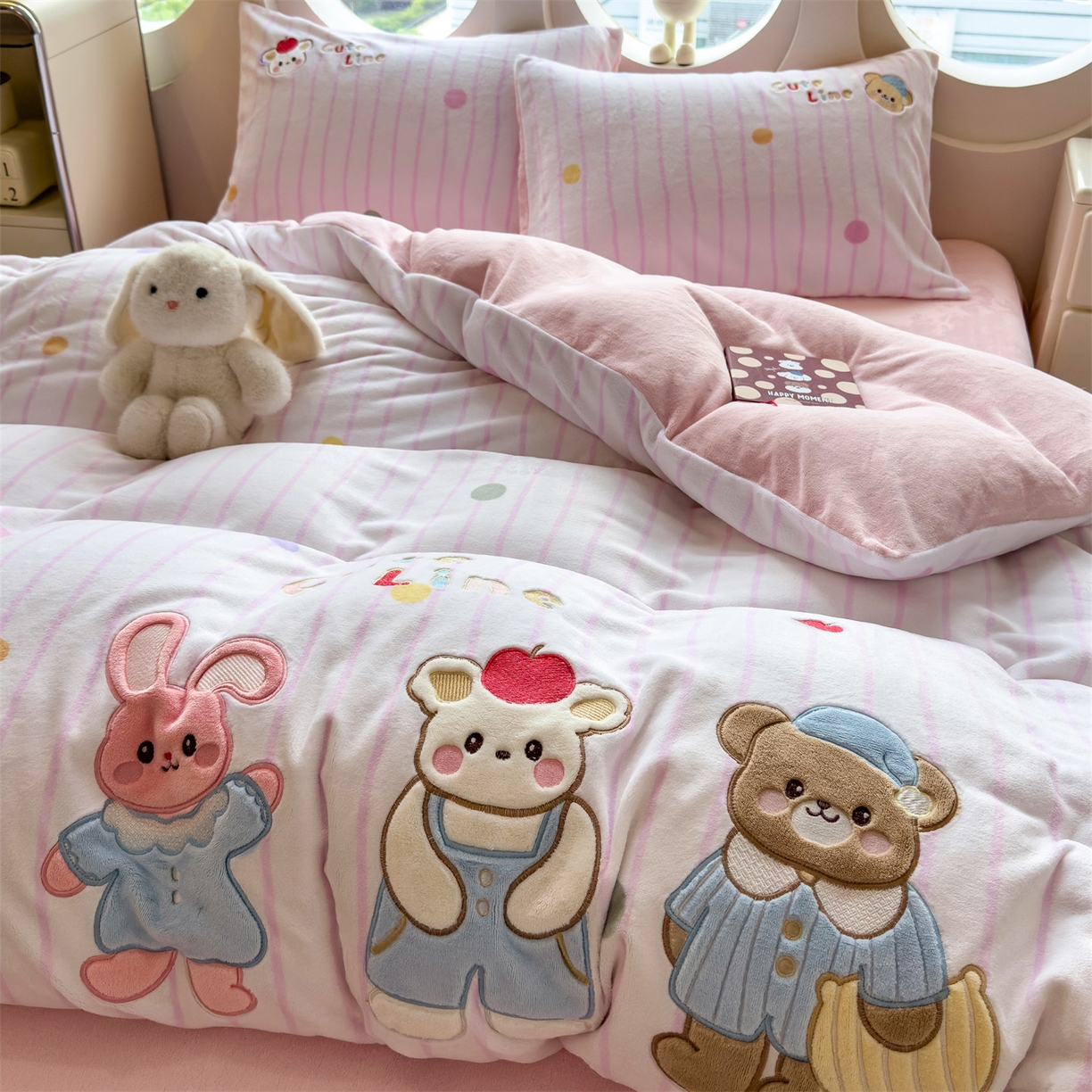 91家纺网 家纺一手货源 找家纺 （总）五月家纺 2025新款A类半消光牛奶绒贴布绒四件套