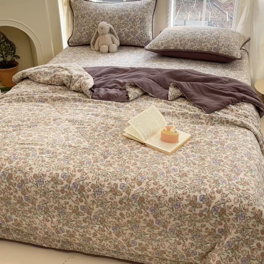 91家纺网 家纺一手货源 找家纺 澜妃 2025春夏新款云感双层纱夏被夏凉被空调被四件套 满园春紫