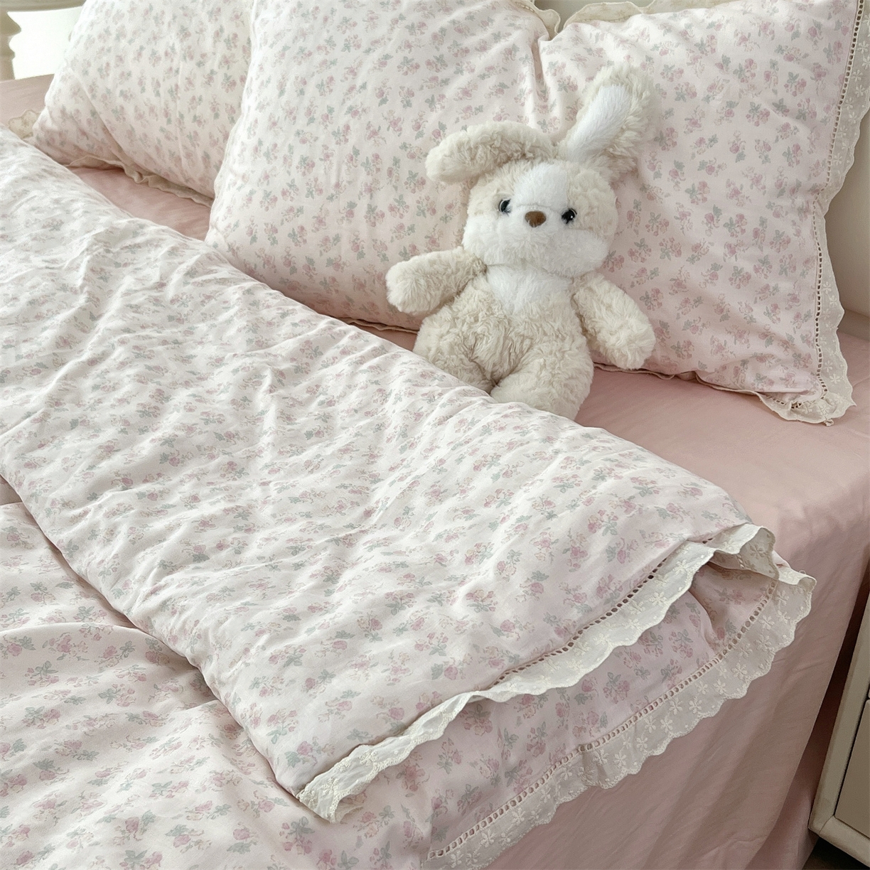 91家纺网 家纺一手货源 找家纺 （总）荣轩2025新款全棉双层纱镂空花边工艺款四件套（铺床版）