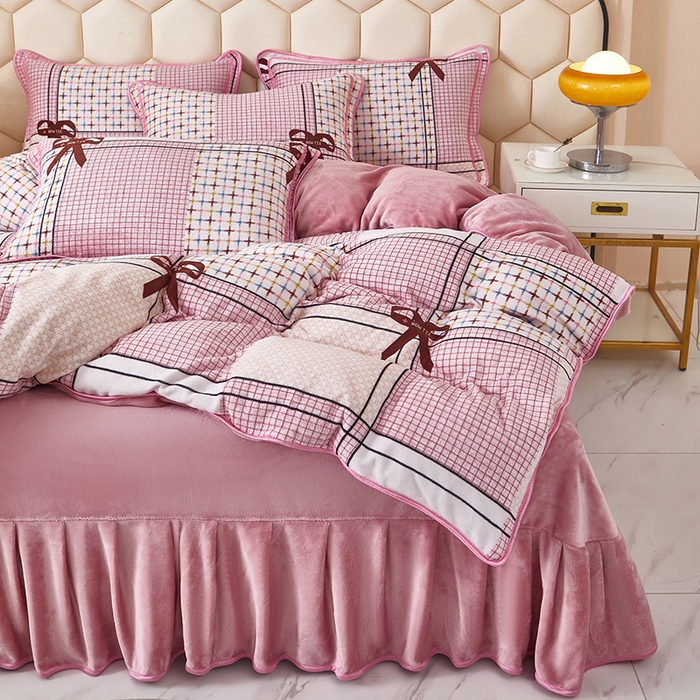 91家纺网 家纺一手货源 找家纺 栩裕 2025新款7斤重牛奶金貂绒印花牛奶绒四件套 粉恋