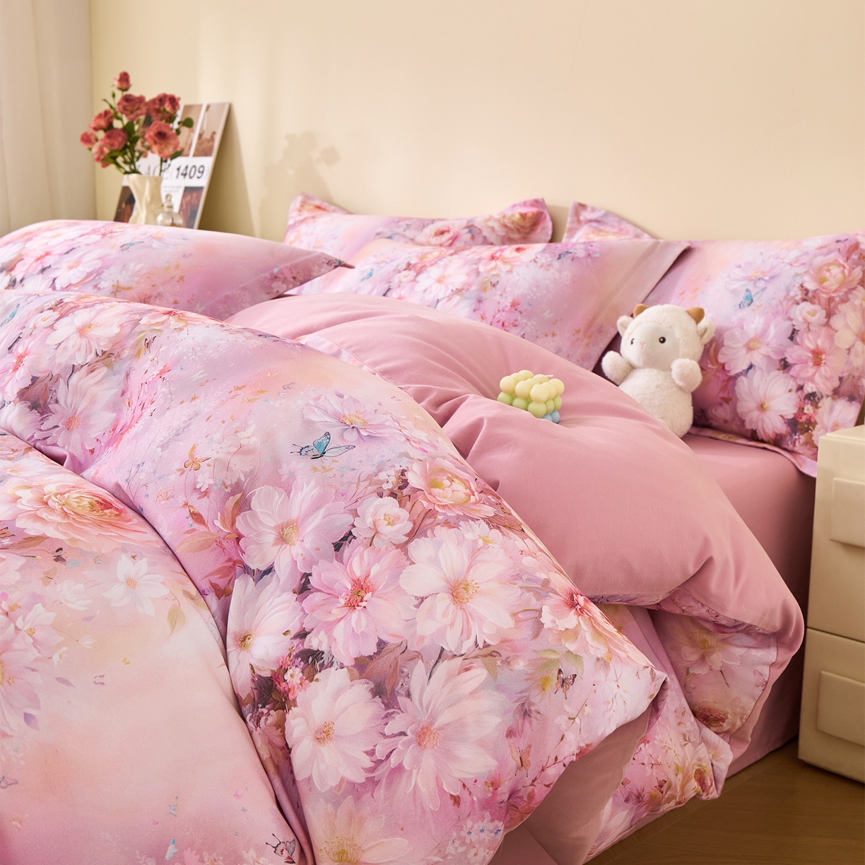 91家纺网 家纺一手货源 找家纺 元元家居（元元被业） 2025秋冬新款全棉纯棉磨毛印花四件套 花妍悦粉