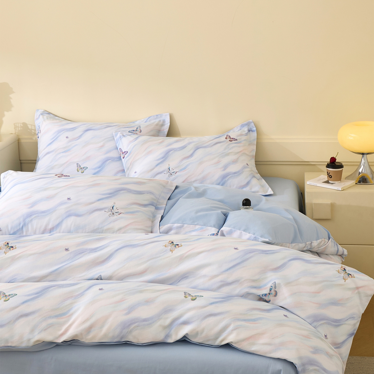 91家纺网 家纺一手货源 找家纺 元元家居（元元被业） 2025秋冬新款全棉纯棉磨毛印花四件套 蝶梦星河