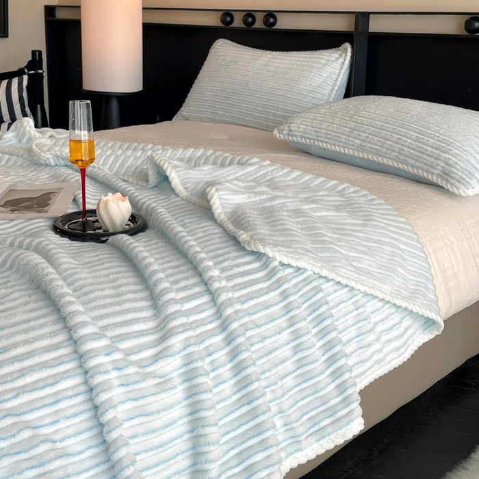 91家纺网 家纺一手货源 找家纺 （总）小叮当家纺仓储工厂店 2025新款亲肤舒适成品抽条阳离子毛毯毯子-阳离子