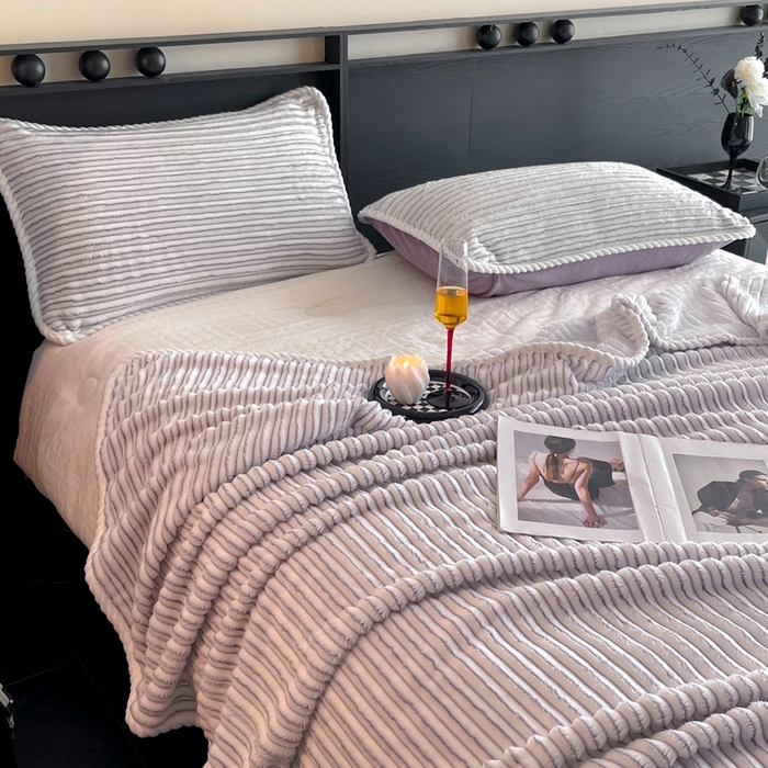 91家纺网 家纺一手货源 找家纺 （总）小叮当家纺仓储工厂店 2025新款亲肤舒适成品抽条阳离子毛毯毯子-阳离子